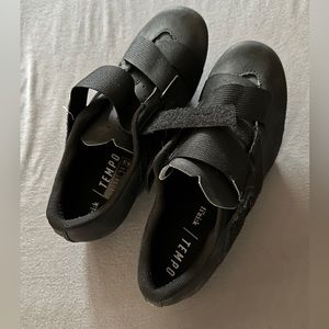 Fizik cycling shoes with cleats included